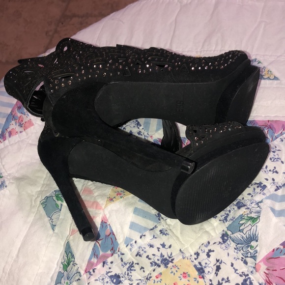 BCBGMAXAZRIA Black Rhinestone Studded Heels size 5 1/2 - Picture 9 of 10